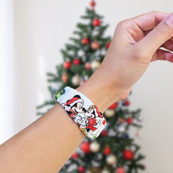 Disney Mickey Minnie Mouse Christmas Scrunchies Watch Band for Fitbit Charge 5 - Picture 4 of 6